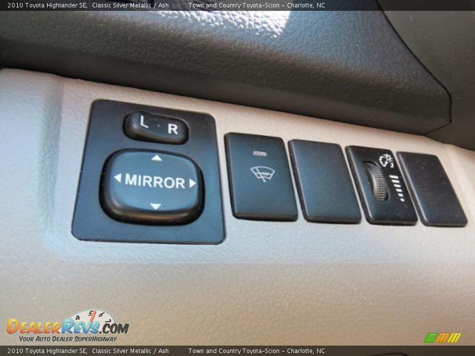 2010 Toyota Highlander SE Classic Silver Metallic / Ash Photo #25