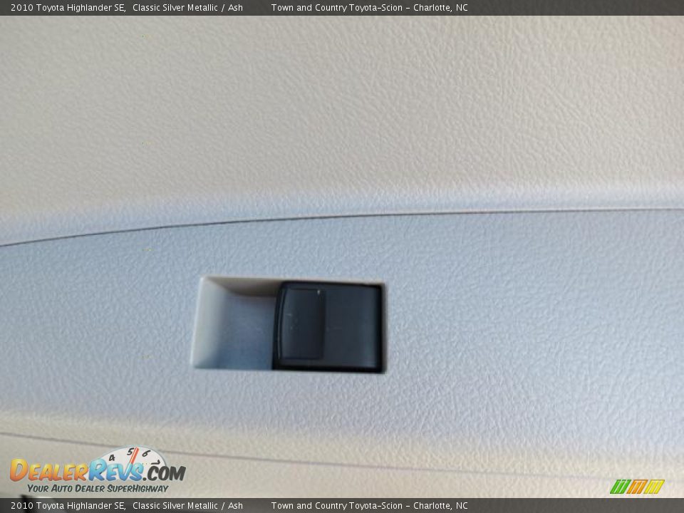 2010 Toyota Highlander SE Classic Silver Metallic / Ash Photo #32