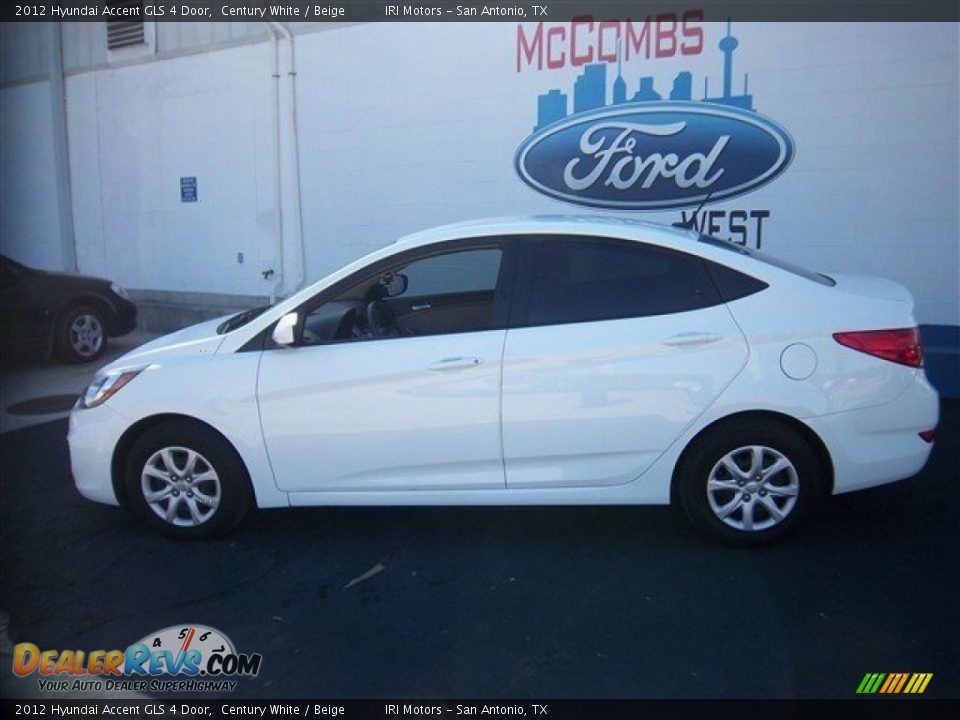 2012 Hyundai Accent GLS 4 Door Century White / Beige Photo #9