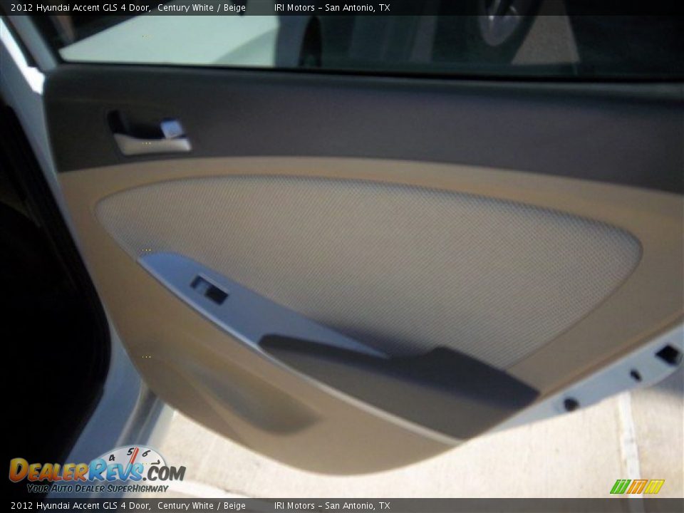 2012 Hyundai Accent GLS 4 Door Century White / Beige Photo #15
