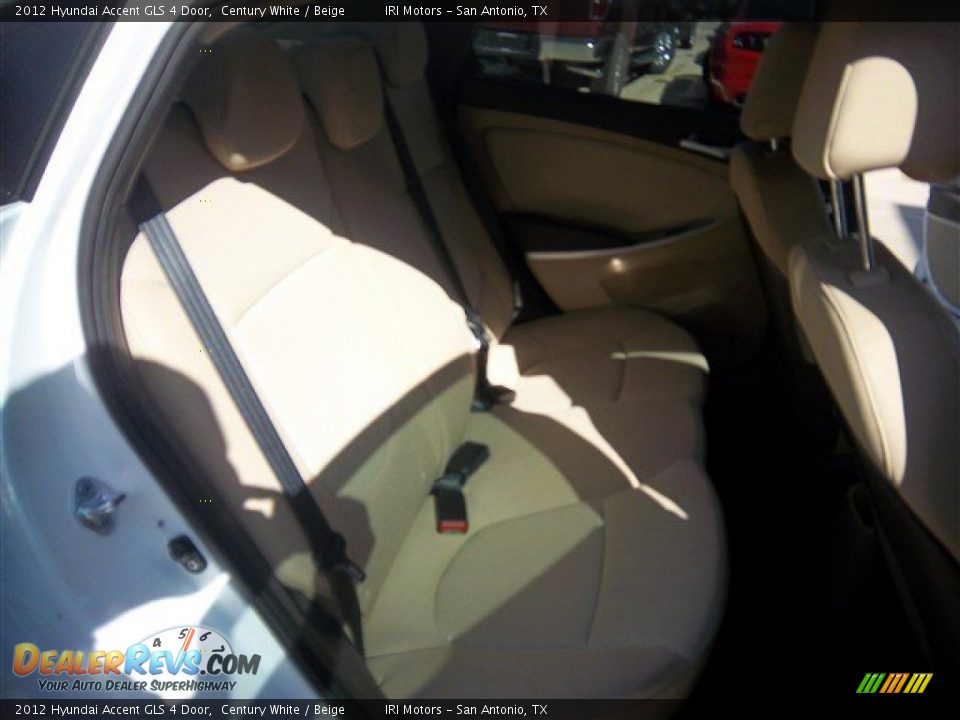 2012 Hyundai Accent GLS 4 Door Century White / Beige Photo #16