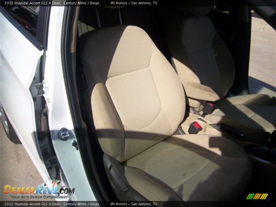2012 Hyundai Accent GLS 4 Door Century White / Beige Photo #18