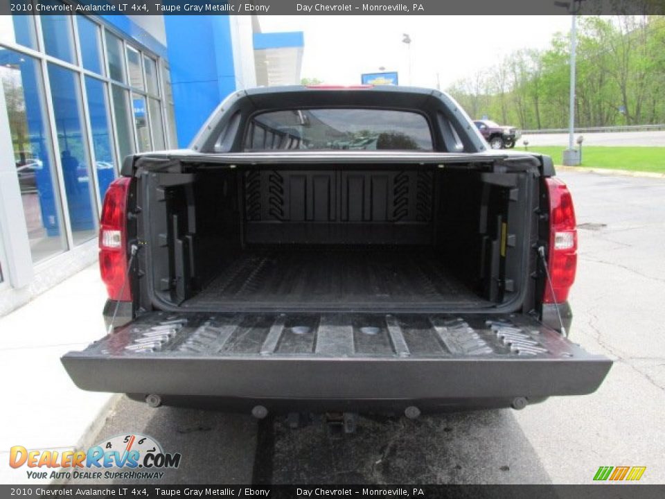 2010 Chevrolet Avalanche LT 4x4 Taupe Gray Metallic / Ebony Photo #10