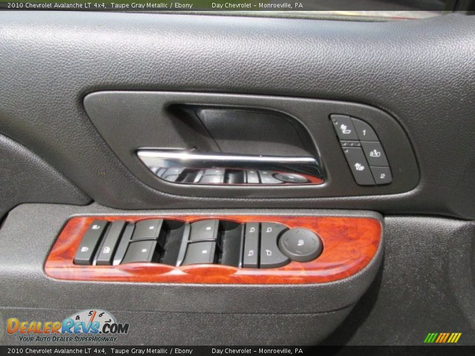 2010 Chevrolet Avalanche LT 4x4 Taupe Gray Metallic / Ebony Photo #15