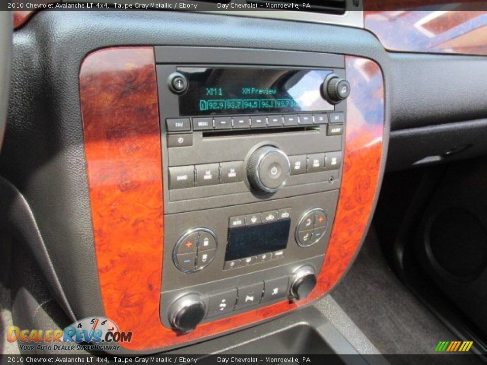 2010 Chevrolet Avalanche LT 4x4 Taupe Gray Metallic / Ebony Photo #16