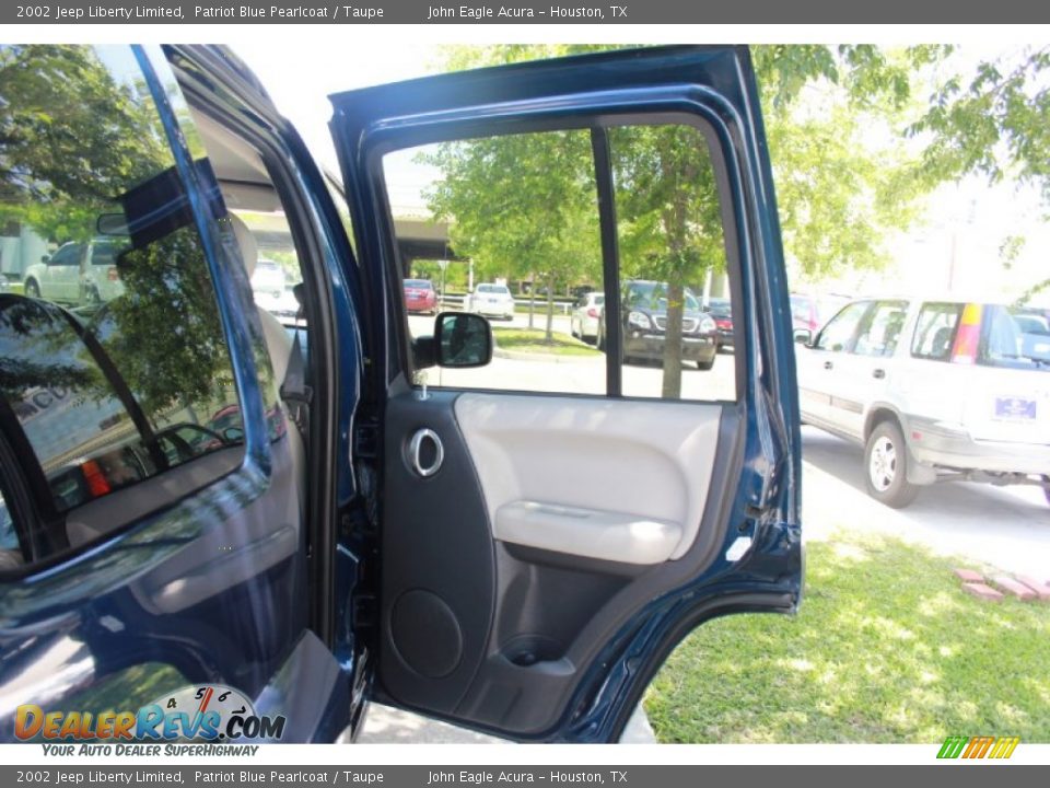 2002 Jeep Liberty Limited Patriot Blue Pearlcoat / Taupe Photo #13