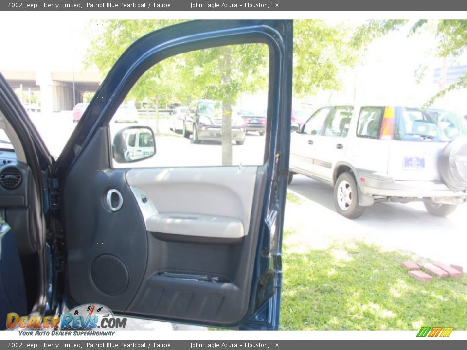 2002 Jeep Liberty Limited Patriot Blue Pearlcoat / Taupe Photo #15