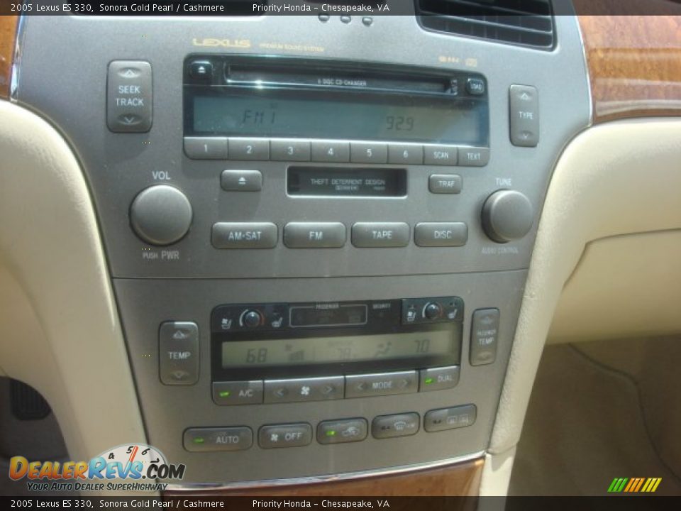 Controls of 2005 Lexus ES 330 Photo #17