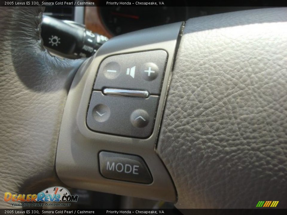 Controls of 2005 Lexus ES 330 Photo #21
