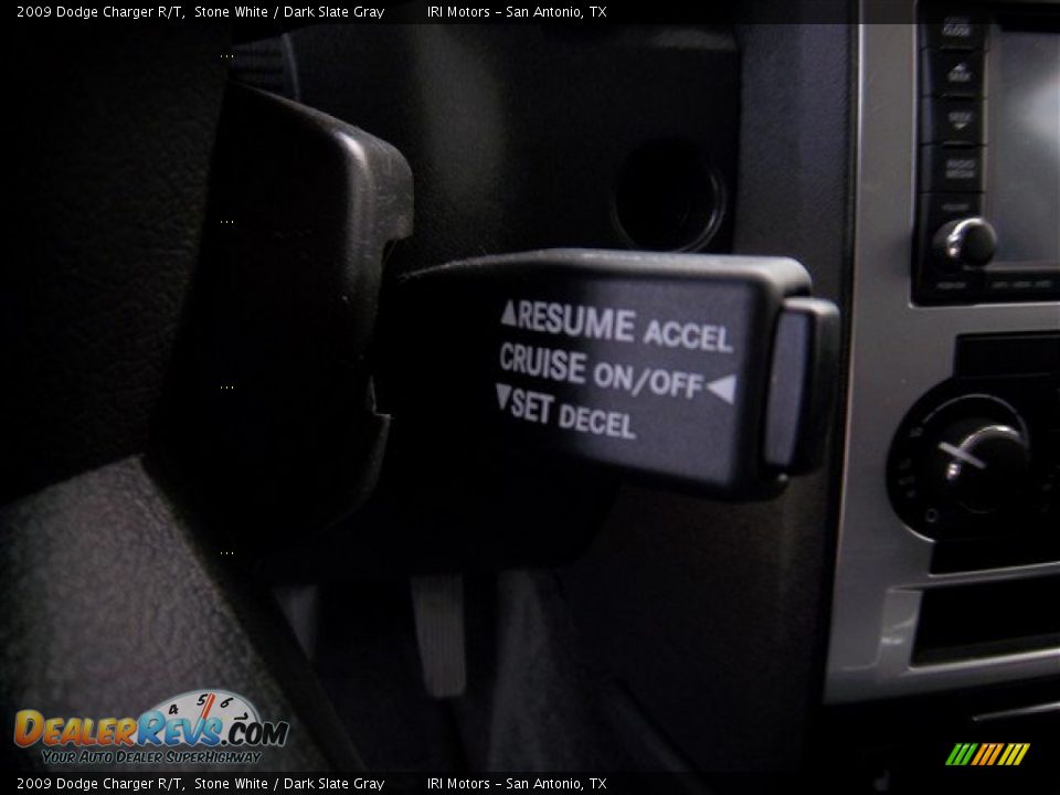 2009 Dodge Charger R/T Stone White / Dark Slate Gray Photo #24