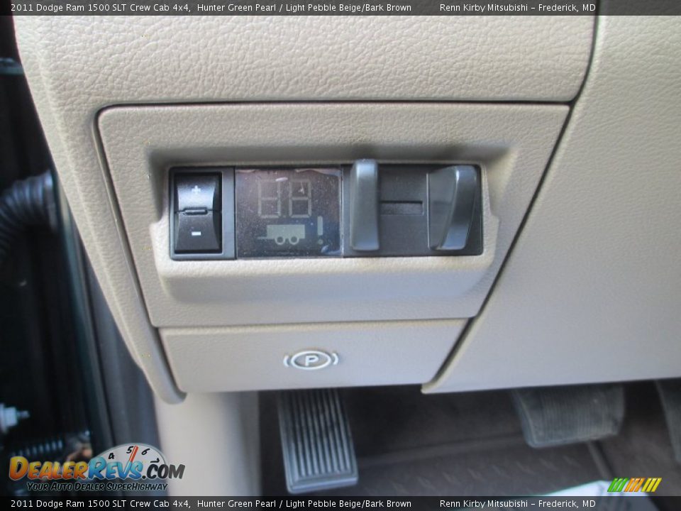 2011 Dodge Ram 1500 SLT Crew Cab 4x4 Hunter Green Pearl / Light Pebble Beige/Bark Brown Photo #22