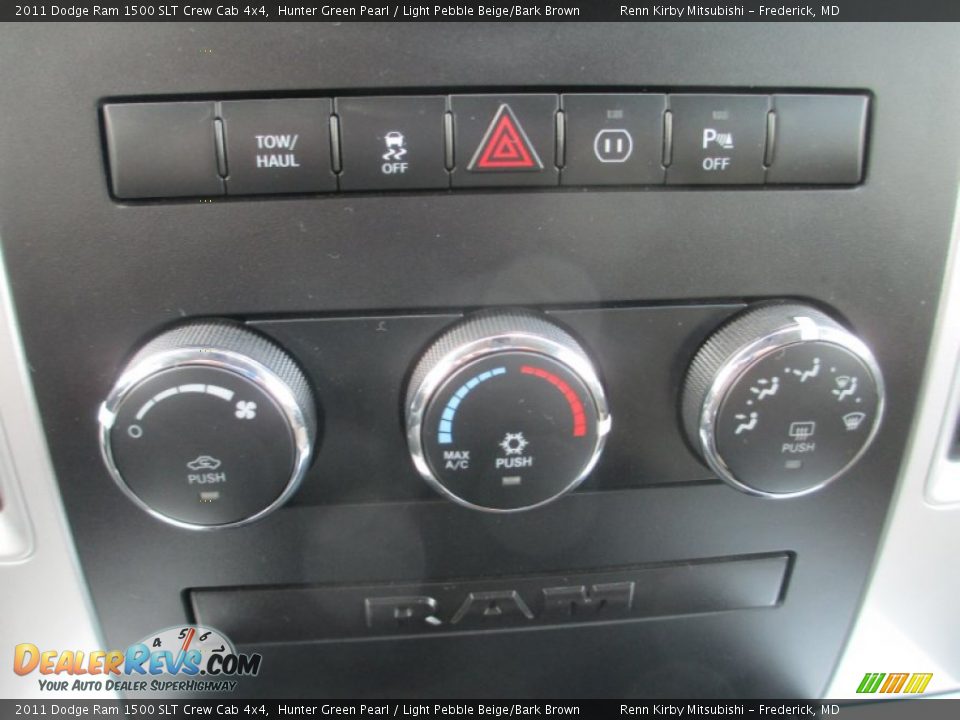 2011 Dodge Ram 1500 SLT Crew Cab 4x4 Hunter Green Pearl / Light Pebble Beige/Bark Brown Photo #33