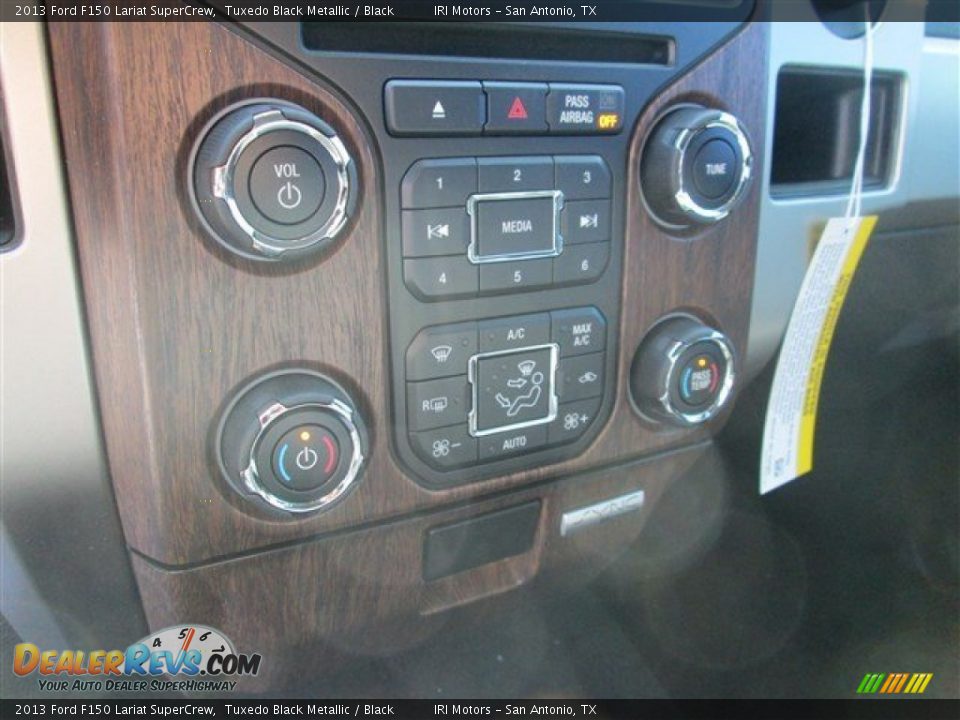 2013 Ford F150 Lariat SuperCrew Tuxedo Black Metallic / Black Photo #18