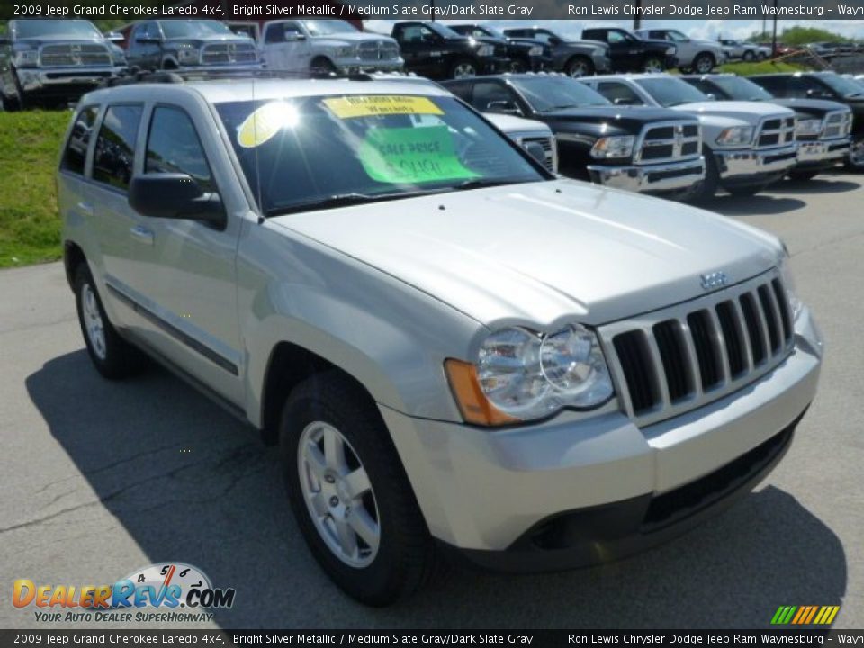 2009 Jeep Grand Cherokee Laredo 4x4 Bright Silver Metallic / Medium Slate Gray/Dark Slate Gray Photo #7