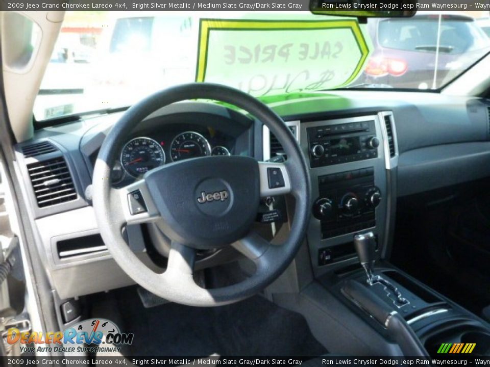 2009 Jeep Grand Cherokee Laredo 4x4 Bright Silver Metallic / Medium Slate Gray/Dark Slate Gray Photo #12