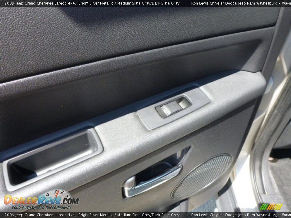 2009 Jeep Grand Cherokee Laredo 4x4 Bright Silver Metallic / Medium Slate Gray/Dark Slate Gray Photo #13