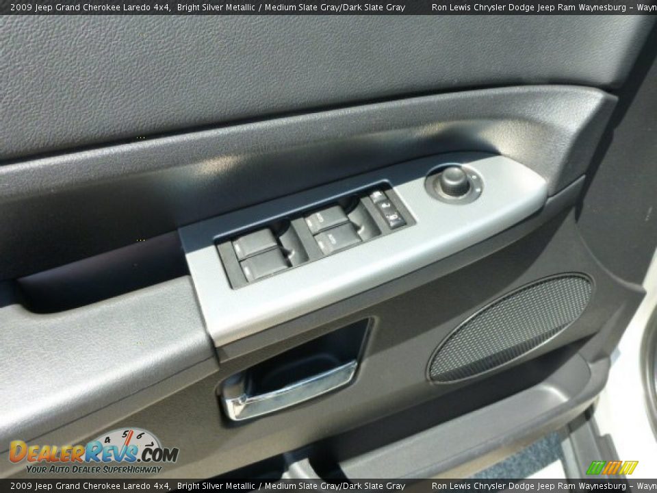 2009 Jeep Grand Cherokee Laredo 4x4 Bright Silver Metallic / Medium Slate Gray/Dark Slate Gray Photo #14