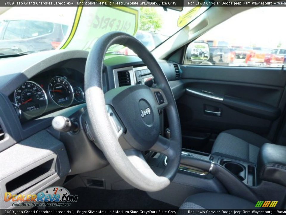 2009 Jeep Grand Cherokee Laredo 4x4 Bright Silver Metallic / Medium Slate Gray/Dark Slate Gray Photo #16