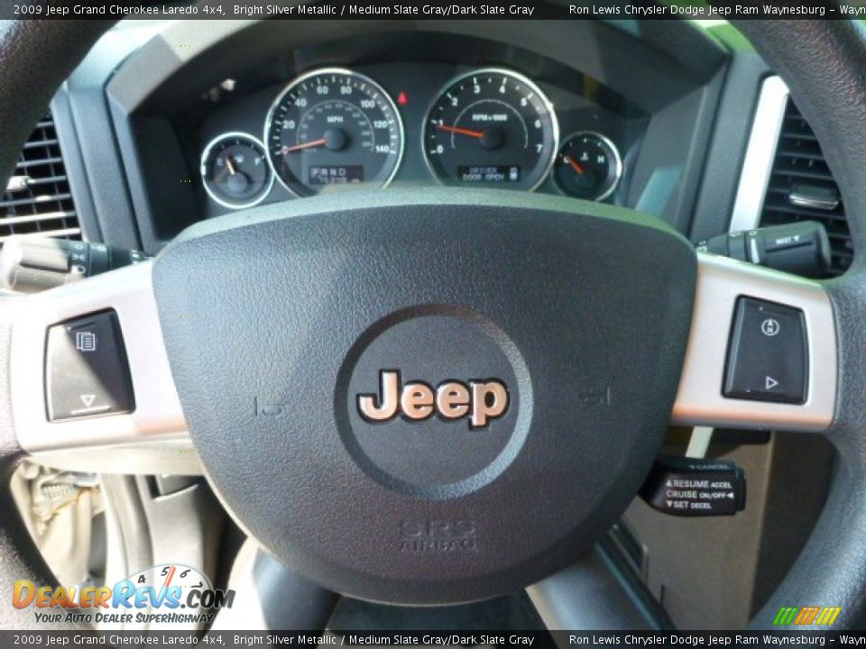 2009 Jeep Grand Cherokee Laredo 4x4 Bright Silver Metallic / Medium Slate Gray/Dark Slate Gray Photo #17
