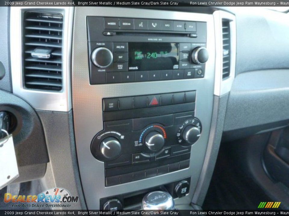 2009 Jeep Grand Cherokee Laredo 4x4 Bright Silver Metallic / Medium Slate Gray/Dark Slate Gray Photo #18