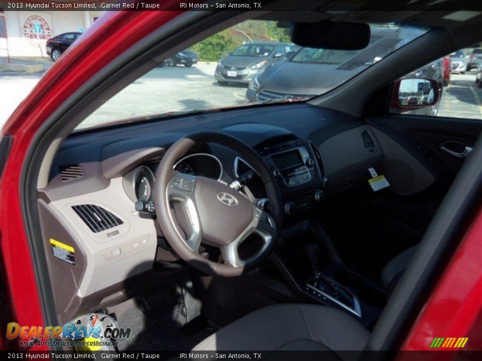 2013 Hyundai Tucson Limited Garnet Red / Taupe Photo #10