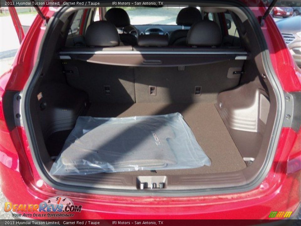 2013 Hyundai Tucson Limited Garnet Red / Taupe Photo #14