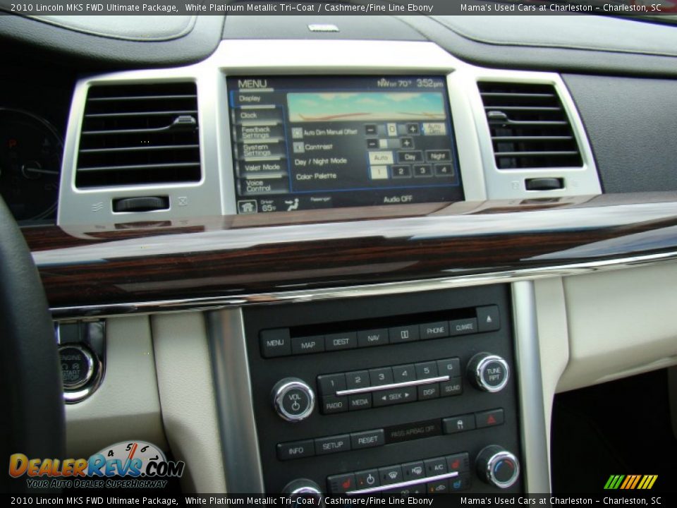 2010 Lincoln MKS FWD Ultimate Package White Platinum Metallic Tri-Coat / Cashmere/Fine Line Ebony Photo #24