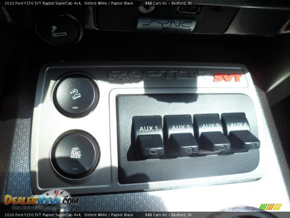Controls of 2010 Ford F150 SVT Raptor SuperCab 4x4 Photo #26