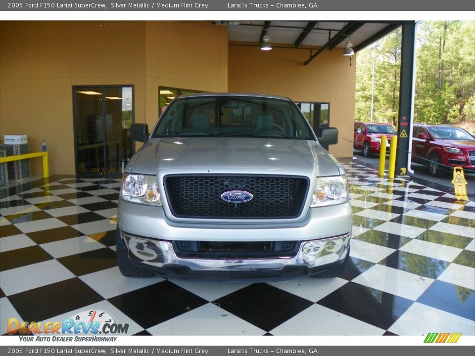 2005 Ford F150 Lariat SuperCrew Silver Metallic / Medium Flint Grey Photo #2