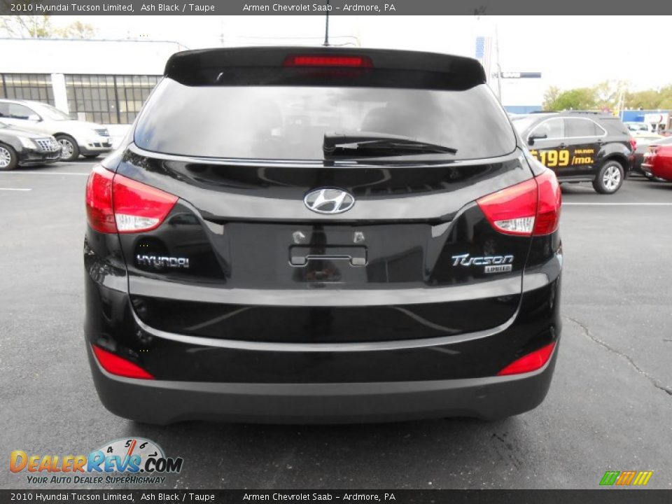 2010 Hyundai Tucson Limited Ash Black / Taupe Photo #6