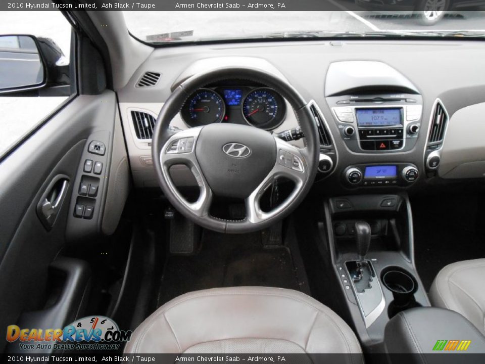 2010 Hyundai Tucson Limited Ash Black / Taupe Photo #18