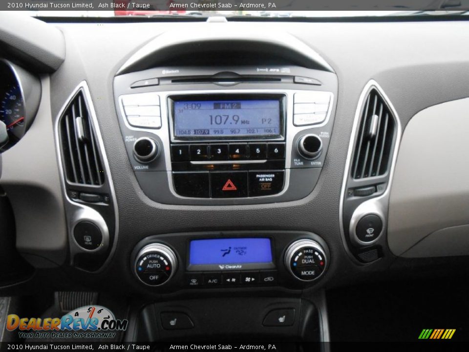 2010 Hyundai Tucson Limited Ash Black / Taupe Photo #22