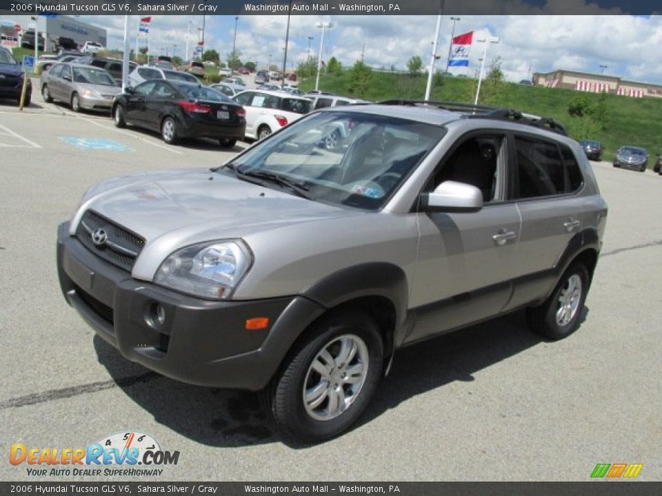 Front 3/4 View of 2006 Hyundai Tucson GLS V6 Photo #5