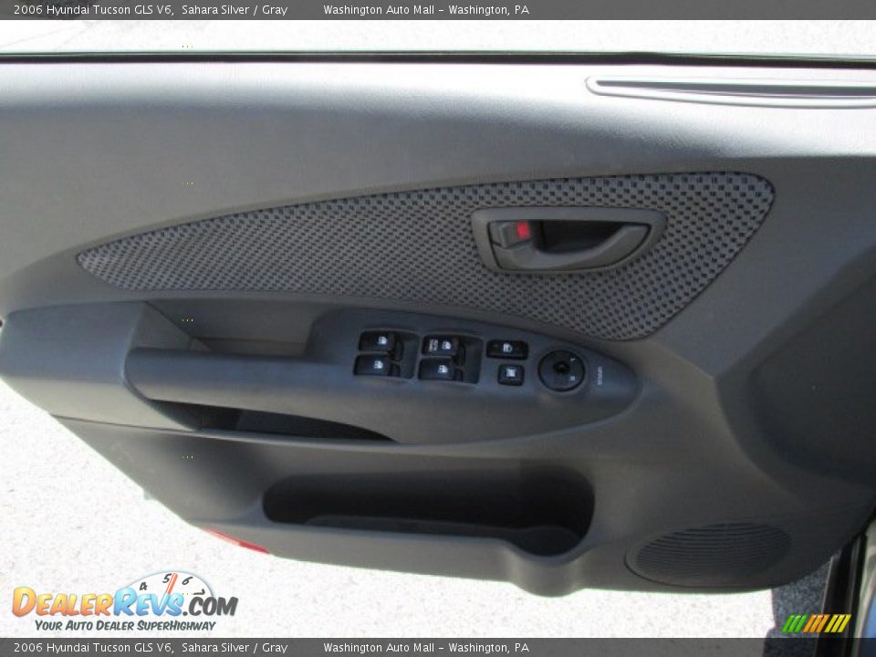 2006 Hyundai Tucson GLS V6 Sahara Silver / Gray Photo #10