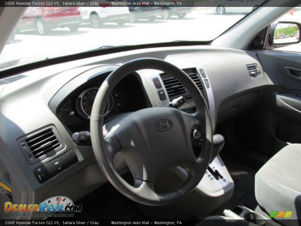 2006 Hyundai Tucson GLS V6 Sahara Silver / Gray Photo #11