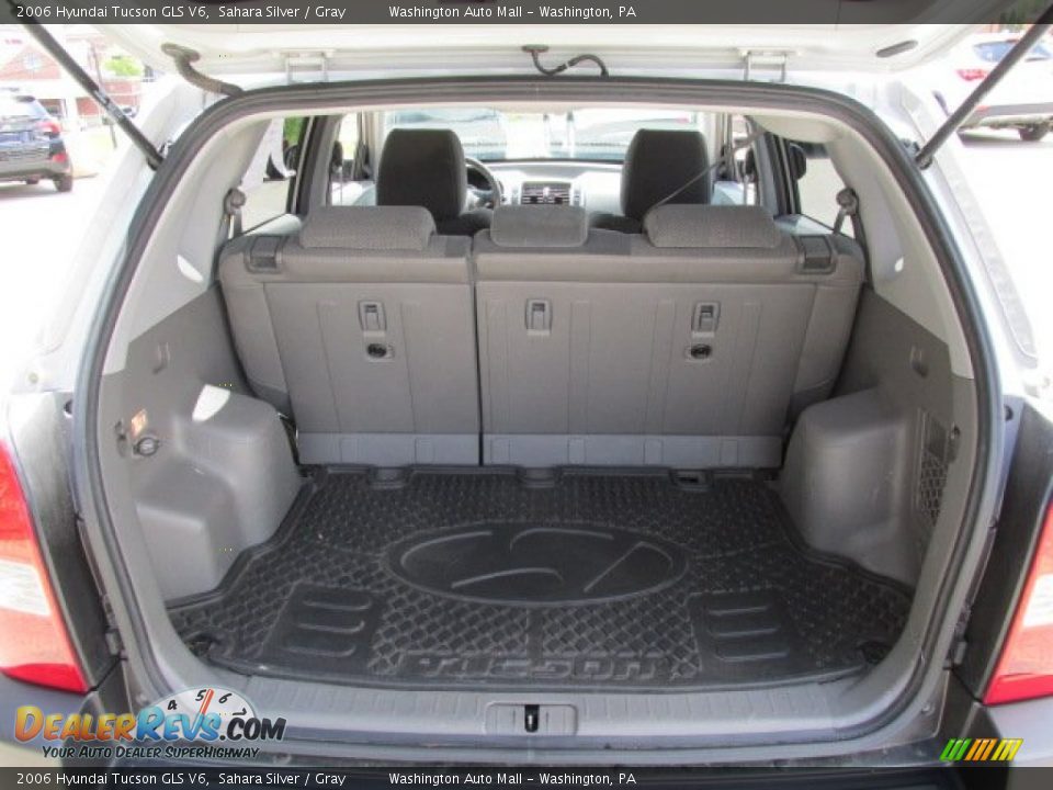 2006 Hyundai Tucson GLS V6 Trunk Photo #16