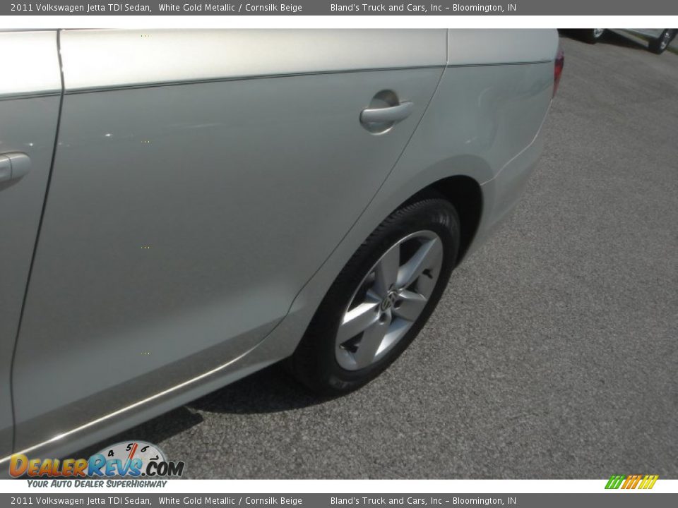 2011 Volkswagen Jetta TDI Sedan White Gold Metallic / Cornsilk Beige Photo #9