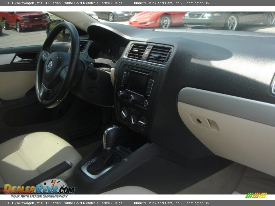 2011 Volkswagen Jetta TDI Sedan White Gold Metallic / Cornsilk Beige Photo #15
