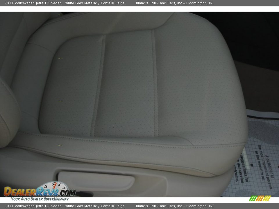 2011 Volkswagen Jetta TDI Sedan White Gold Metallic / Cornsilk Beige Photo #16