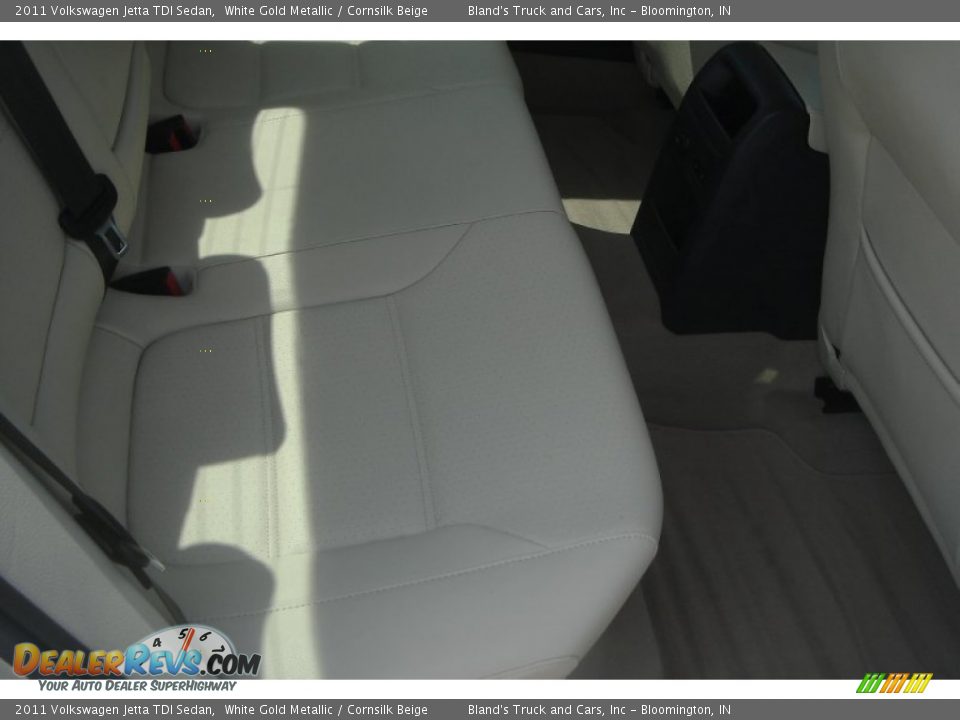 2011 Volkswagen Jetta TDI Sedan White Gold Metallic / Cornsilk Beige Photo #22