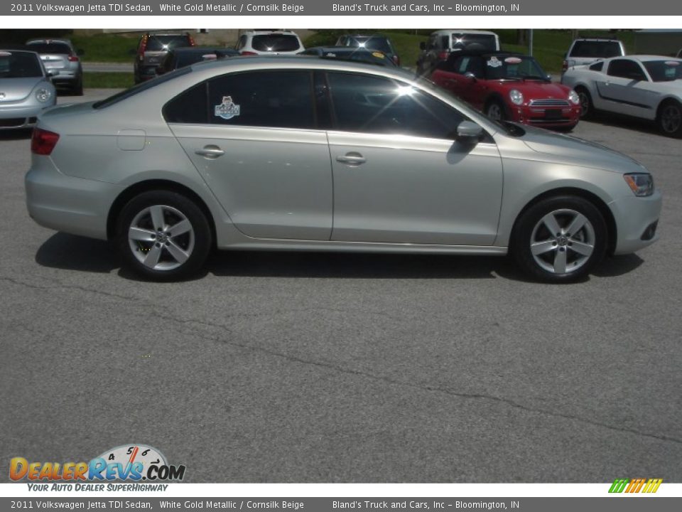 2011 Volkswagen Jetta TDI Sedan White Gold Metallic / Cornsilk Beige Photo #29
