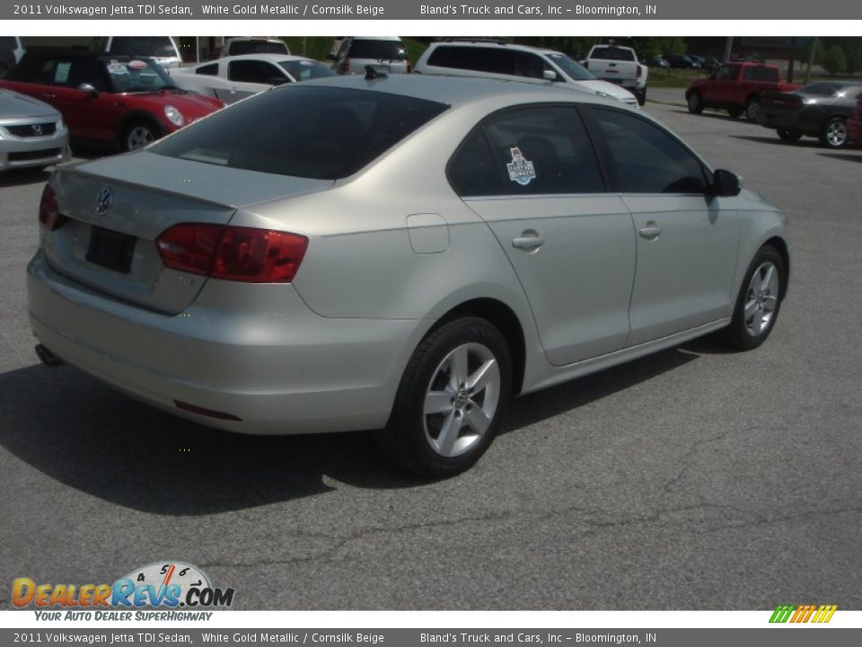 2011 Volkswagen Jetta TDI Sedan White Gold Metallic / Cornsilk Beige Photo #30