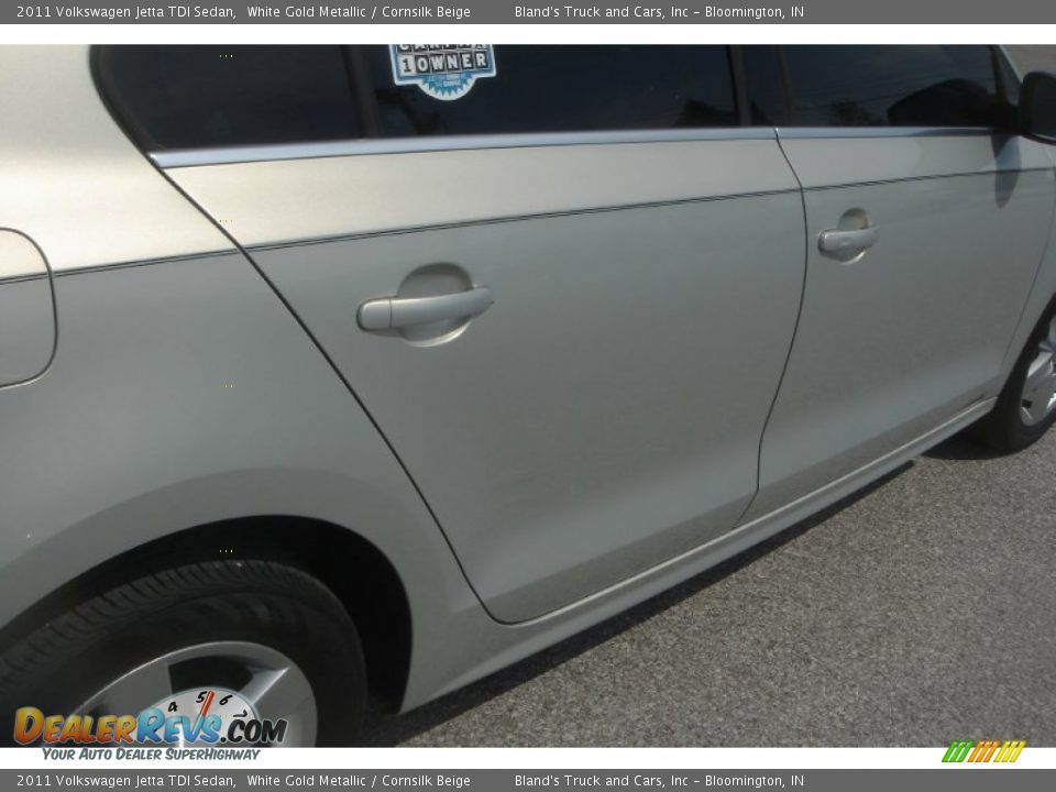 2011 Volkswagen Jetta TDI Sedan White Gold Metallic / Cornsilk Beige Photo #32