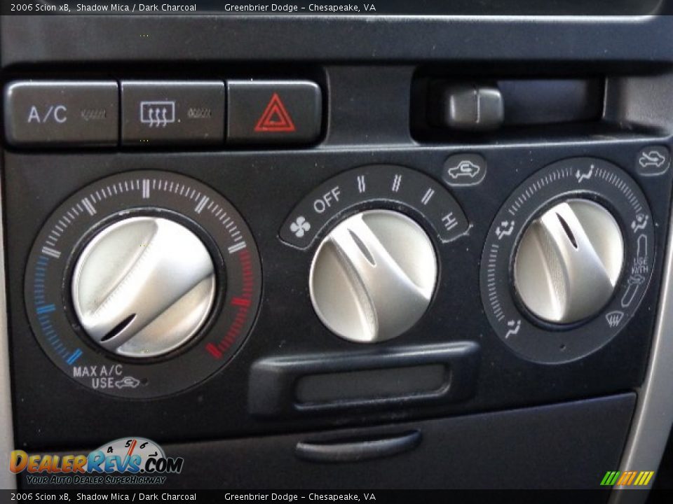 Controls of 2006 Scion xB  Photo #19