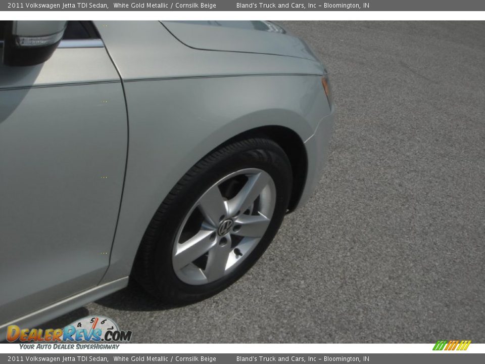 2011 Volkswagen Jetta TDI Sedan White Gold Metallic / Cornsilk Beige Photo #34