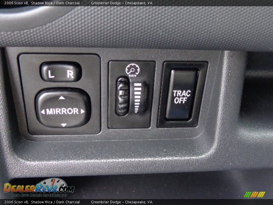 Controls of 2006 Scion xB  Photo #24