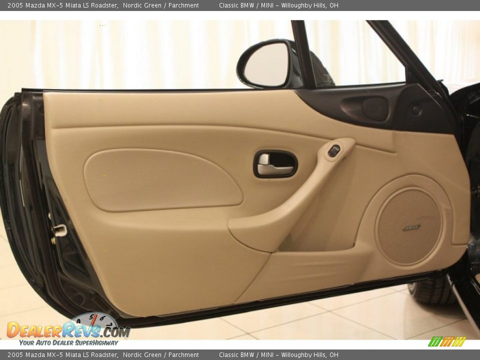Door Panel of 2005 Mazda MX-5 Miata LS Roadster Photo #7