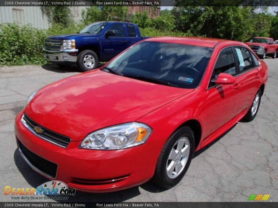 Front 3/4 View of 2009 Chevrolet Impala LT Photo #4