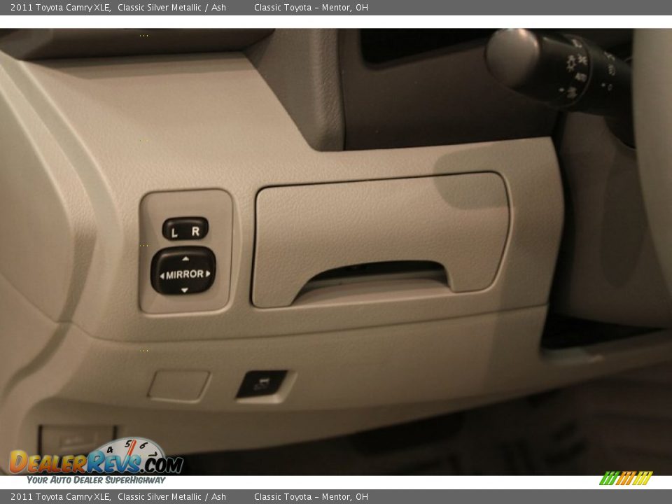 2011 Toyota Camry XLE Classic Silver Metallic / Ash Photo #6
