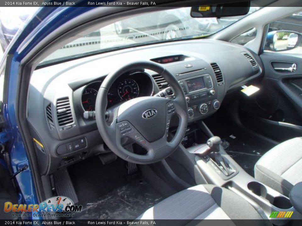 Black Interior - 2014 Kia Forte EX Photo #10
